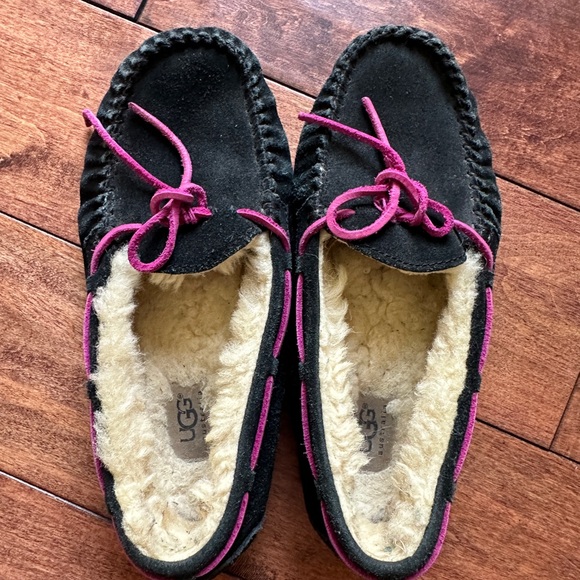 UGG Moccasin Slippers - Picture 1 of 3